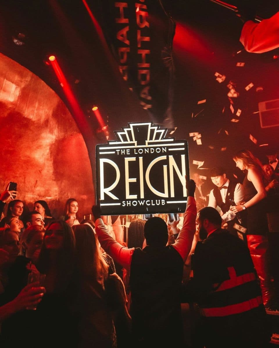 Upscale bar near Piccadilly perfect for pre-drinks before London Reign nightclub