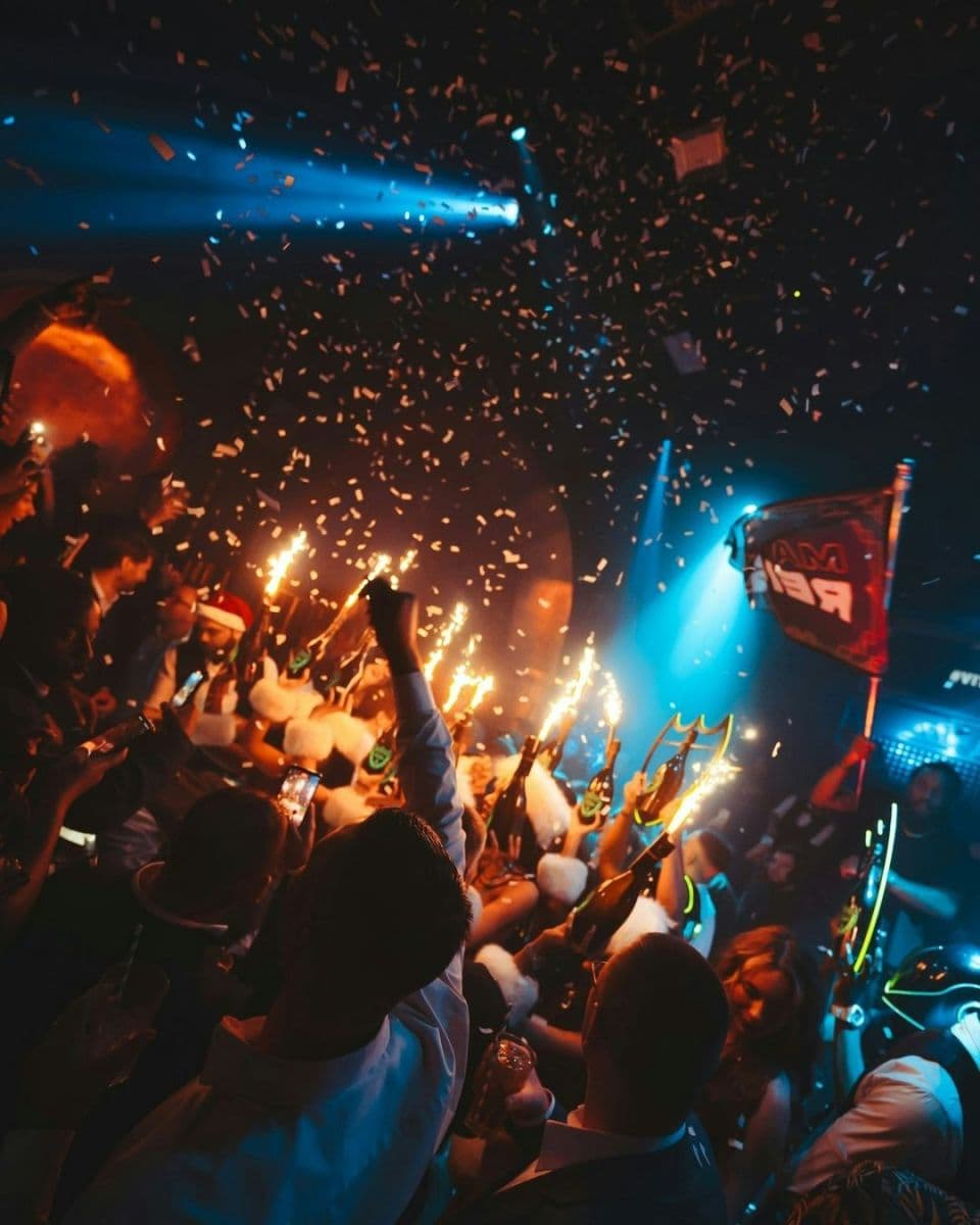 London Reign decorated for New Year's Eve 2024 with champagne and entertainment